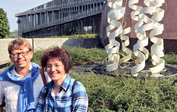 „Nauczyliśmy się, by się nie poddawać”. Prof. Jacek Hennig i dr hab. Magdalena Krzymowska o