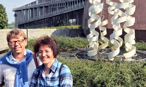 „Nauczyliśmy się, by się nie poddawać”. Prof. Jacek Hennig i dr hab. Magdalena Krzymowska o