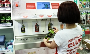 Henkel ogranicza ilość plastiku w obiegu – dobre praktyki w czeskich Rossmannach 