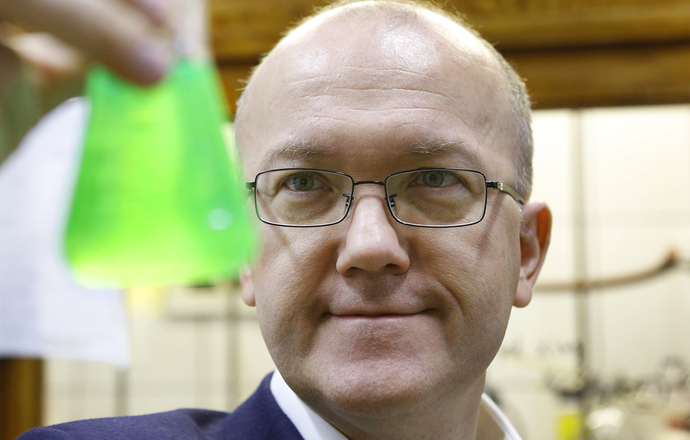 Nowa klasa barwników fluorescencyjnych – wyniki badań laureatów FNP