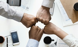 AstraZeneca i Uniwersytet Warszawski podpisują porozumienie o strategicznej współpracy