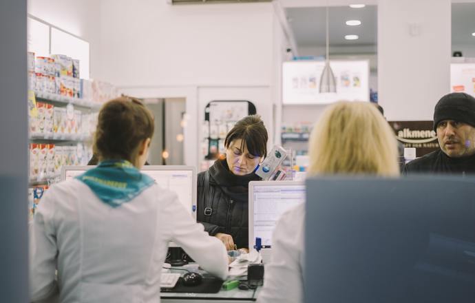 Przychodzi alergik do farmaceuty, czyli jaką pomoc możemy otrzymać w aptece w okresie pylen