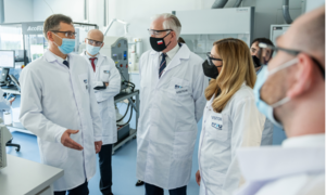 Wicepremier Jarosław Gowin i wiceminister Anna Kornecka z wizytą w Ryvu Therapeutics