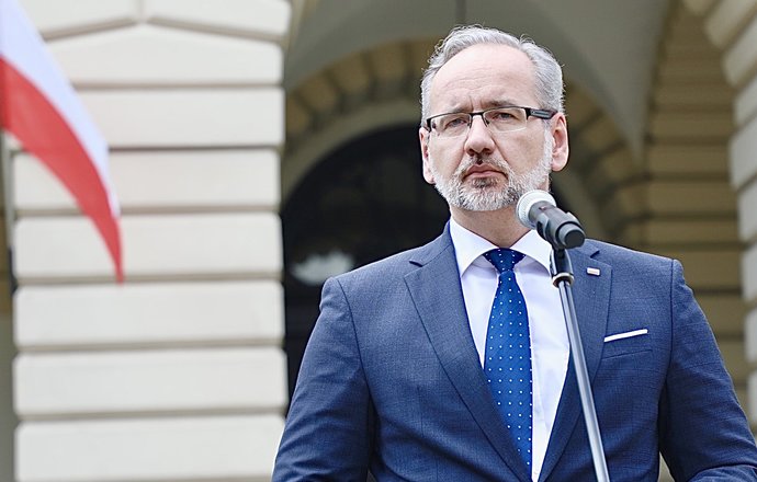 Adam Niedzielski: „Zdecydowanie wyższa skuteczność Moderny przy podaniu trzeciej dawki szcz