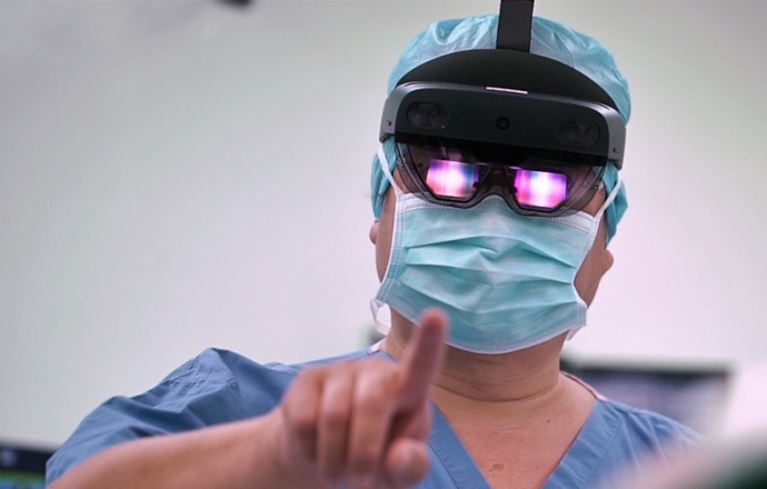 Mieszana rzeczywistość na pomoc neurochirurgom