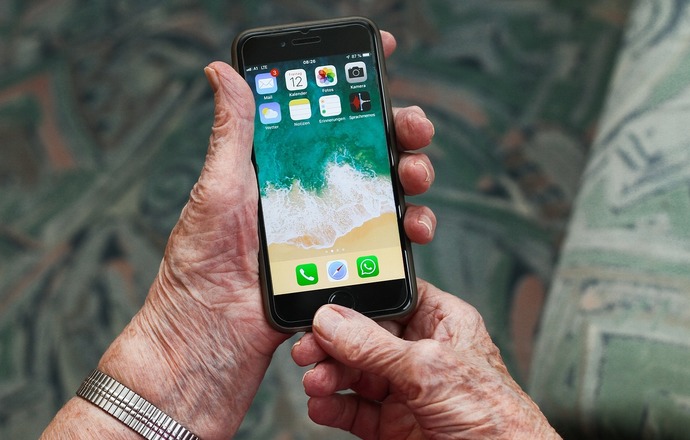 Bio-Tech Talk #19 – Gerontechnologia: seniorzy wobec medtechu 👴 I Dr Dominika Kaczorowska-S