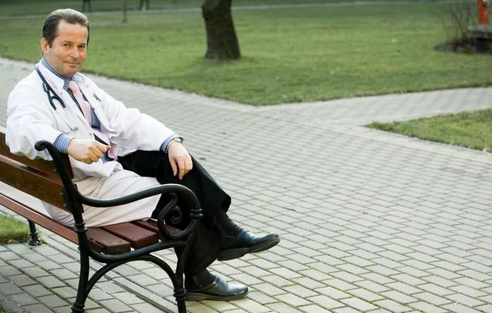 Prof. Piotr Kuna: „Sterydy wziewne zmniejszają ryzyko ciężkiego przebiegu COVID-19 o ponad 