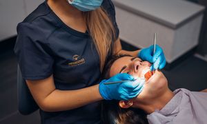 Nie chodzą do dentysty, biorą tabletki na potęgę. Skutki pandemii widoczne w jamie ustnej