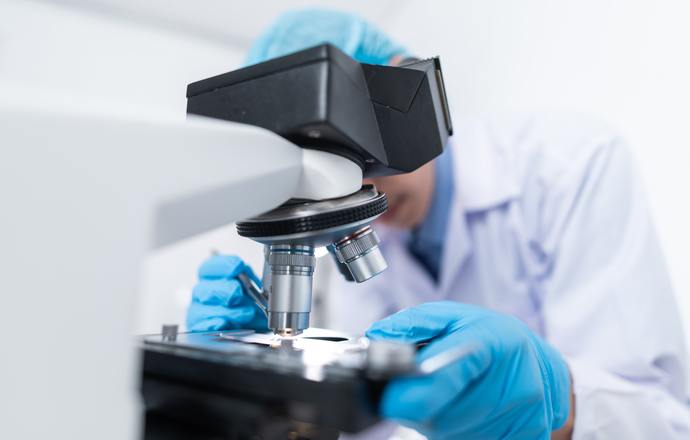 Badania kliniczne ważną częścią innowacyjnej gospodarki. Branża czeka na wejście w życie us
