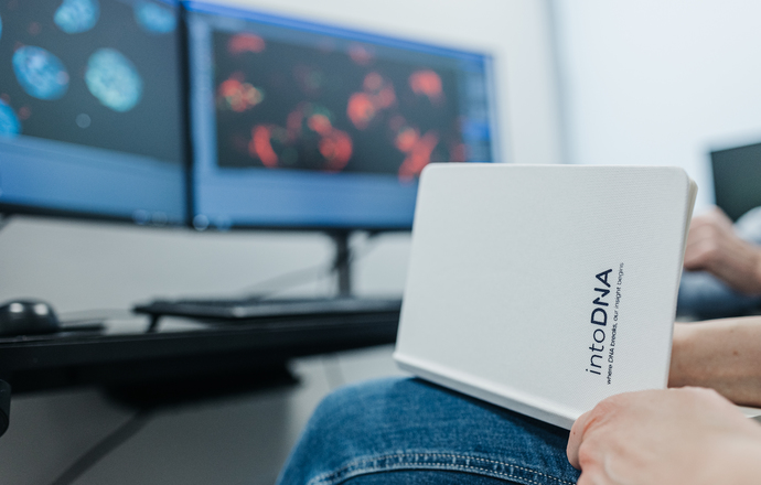 Polski start-up intoDNA na topie! Rozmowa z dr Magdą Kordon-Kiszalą oraz dr. Kamilem Solarc