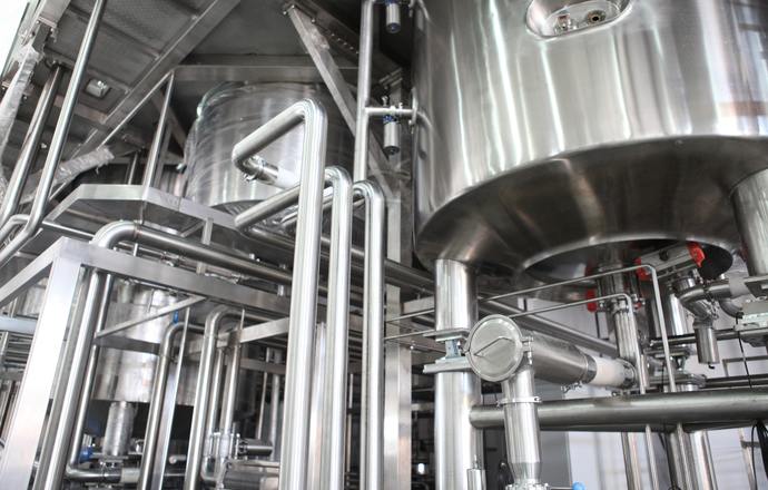 Globalne firmy rozbudowują infrastrukturę do produkcji białek alternatywnych