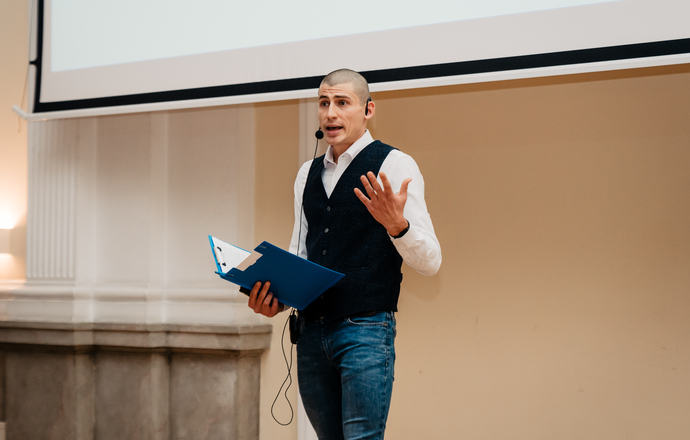 Dwie badaczki podbiły scenę Falling Walls Lab Warsaw