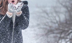Nagłe zmiany temperatury, czyli jak pielęgnować skórę zimą?