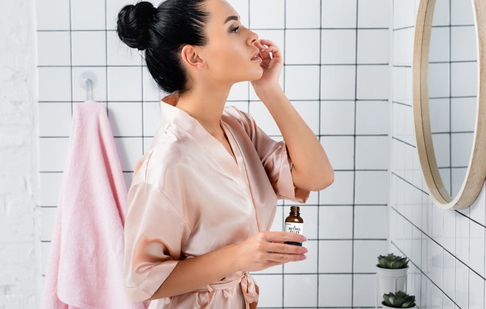 Retinol i jego pochodne – przegląd pod kątem efektywności