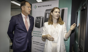 Ambasador USA Mark Brzezinski z wizytą w Scope Fluidics