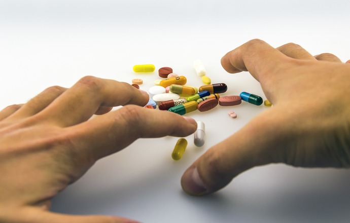Prof. Waleria Hryniewicz: „Proces uodparniania się drobnoustrojów na antybiotyki przyspiesz