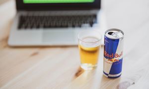 Czy napoje energetyzujące wpływają na nasze zdrowie i co dzieje się w organizmie po wypiciu