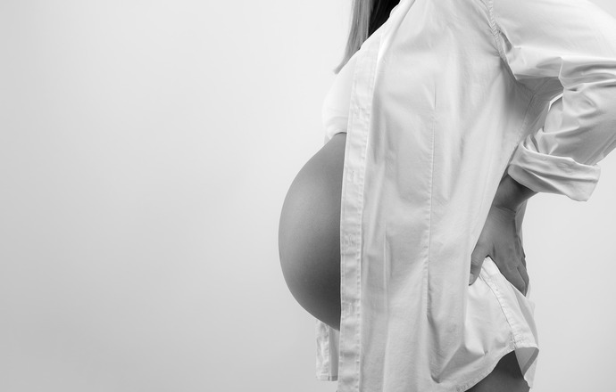 Utrudnienia w szczepieniu przeciw COVID-19 dla dzieci, młodzieży i kobiet w ciąży