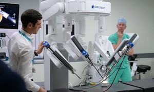 Operacja prostaty wykonana zdalnie między Londynem a Gibraltarem