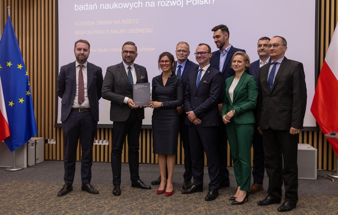 Jak skutecznie wzmocnić transfer wyników badań naukowych? Zespół doradczy MNiSW przedstawił