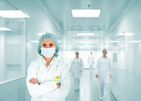 Wymogi higieny i standardy pracy w pomieszczeniach clean room zgodnie z nowymi normami PN-E